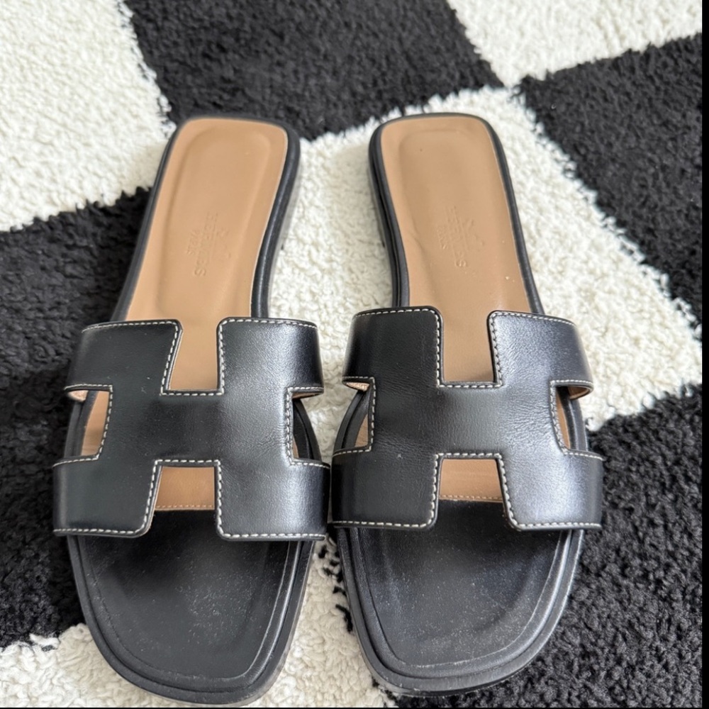 Hermès Oran Sandals Black